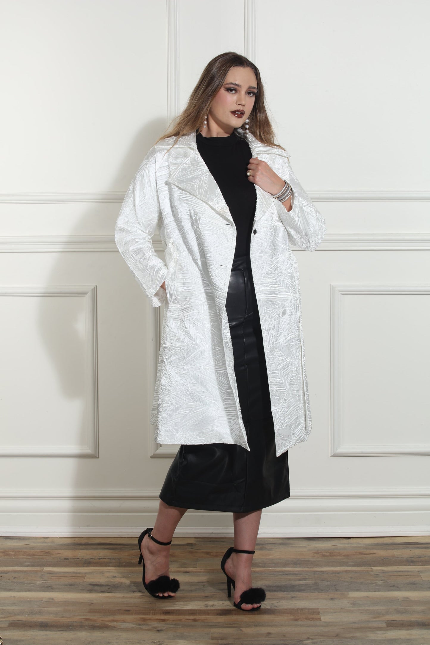 Luxe Moda, - Style LM-464