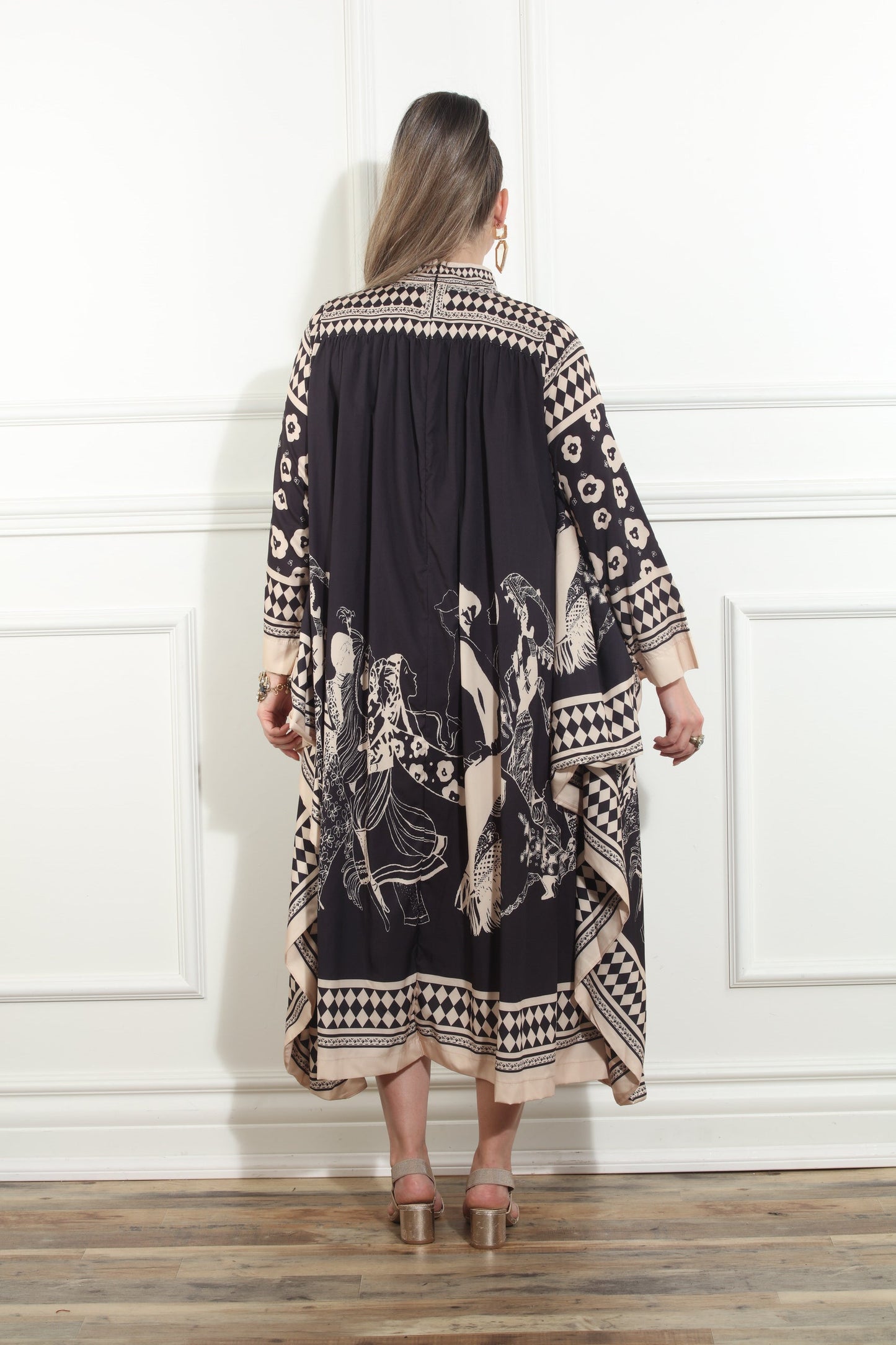 Luxe Moda, - Style LM-472