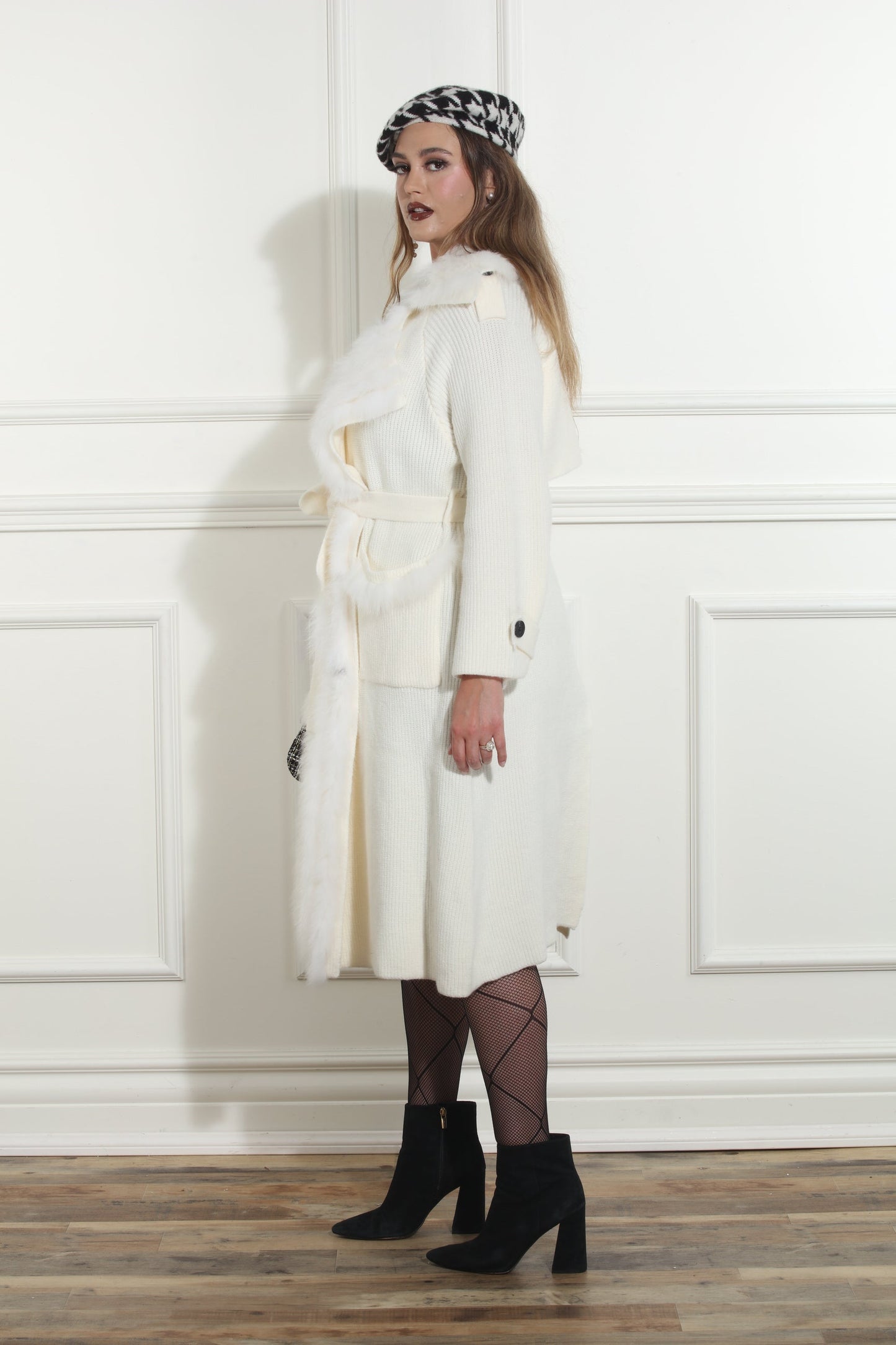 Luxe Moda, - Style LM-490