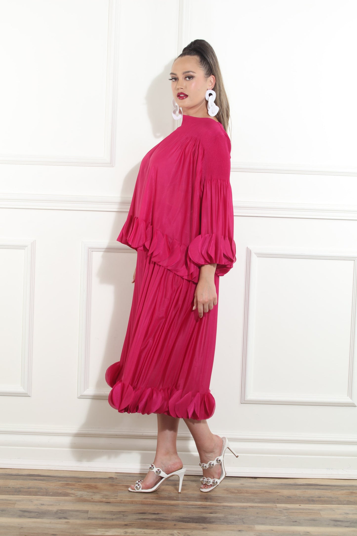 Luxe Moda,  Style LM-460