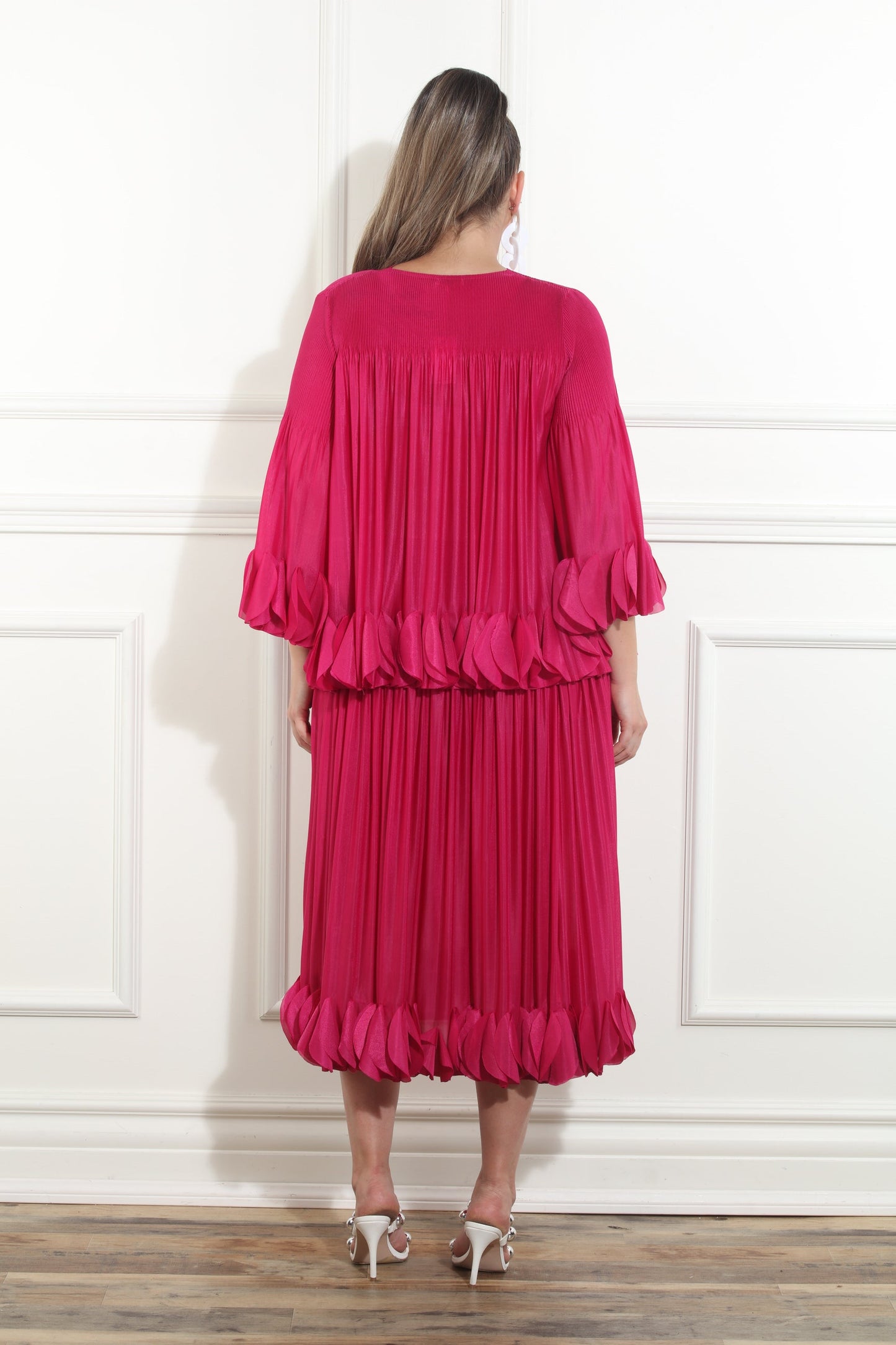 Luxe Moda,  Style LM-460