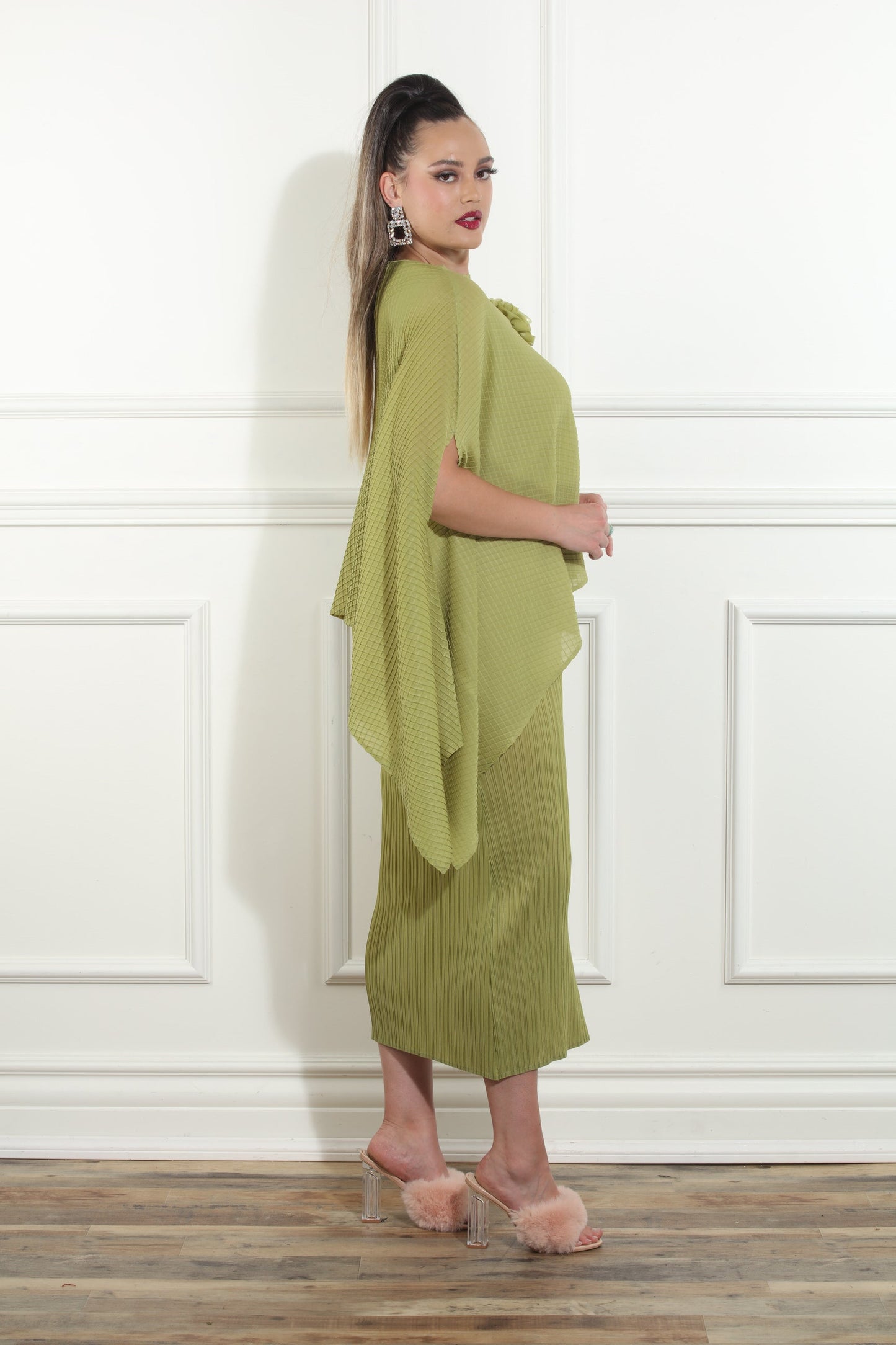 Luxe Moda,  - Style LM-462