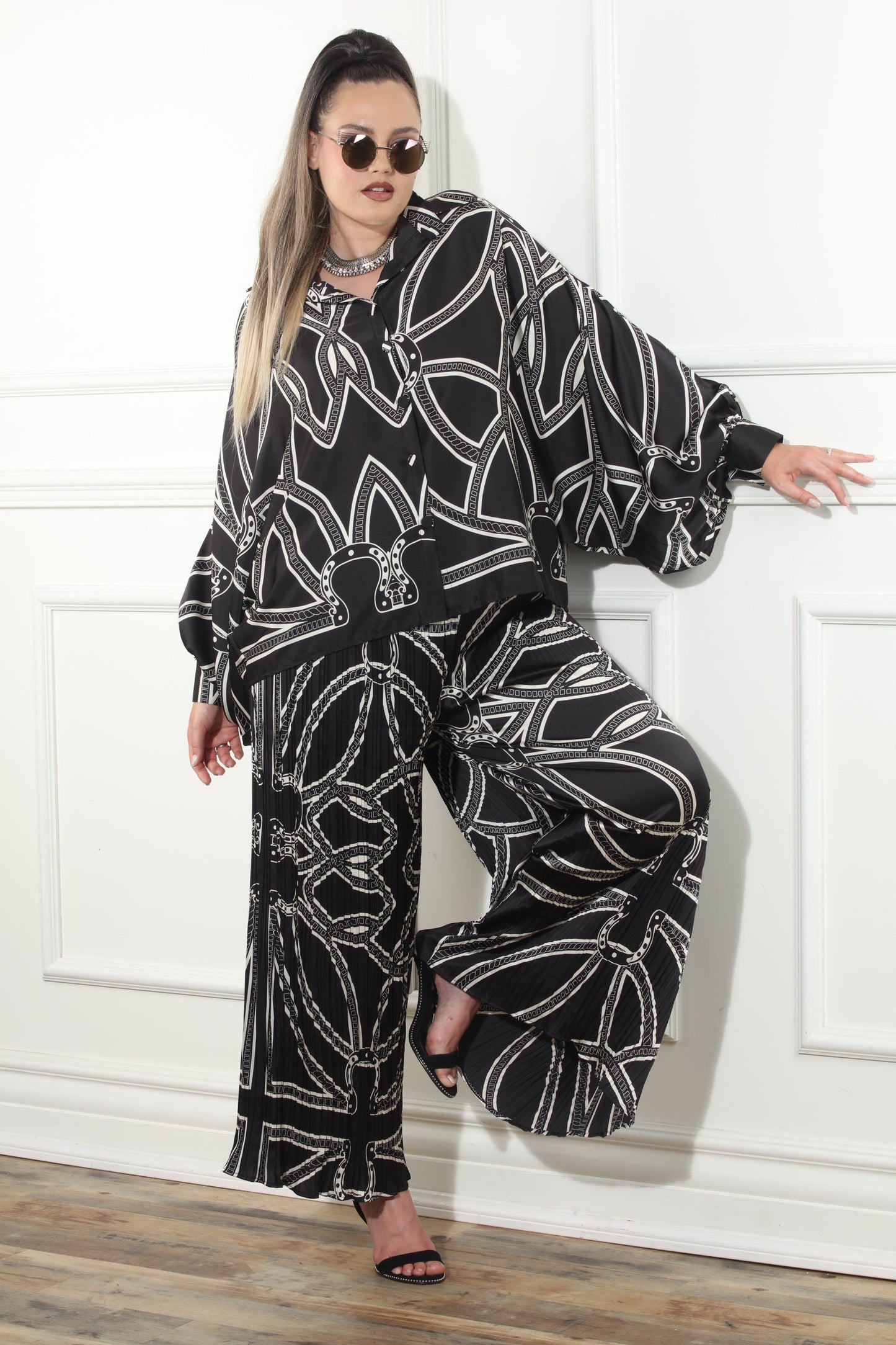 Luxe Moda,  - Style LM-469