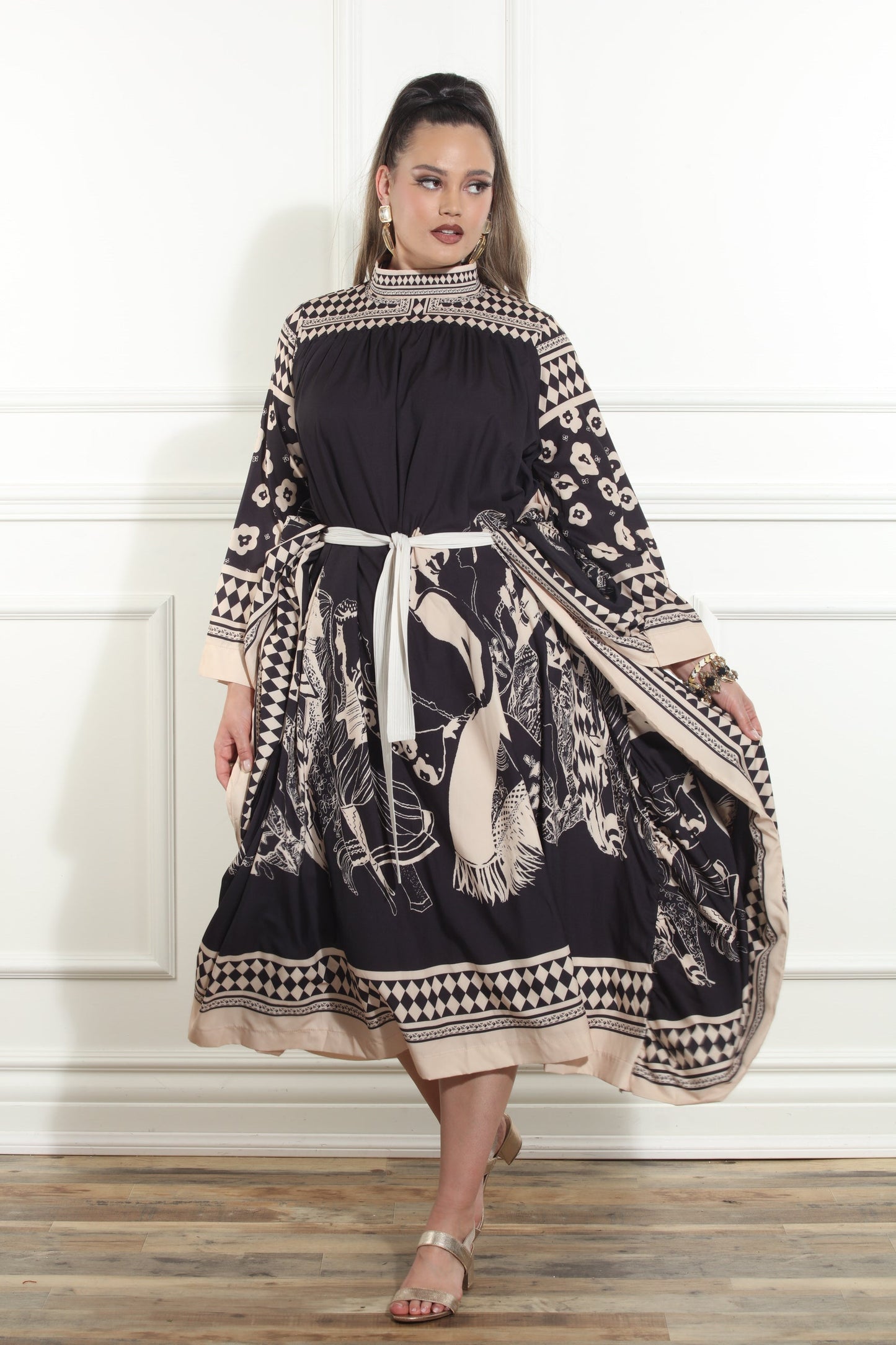 Luxe Moda,  - Style LM-472