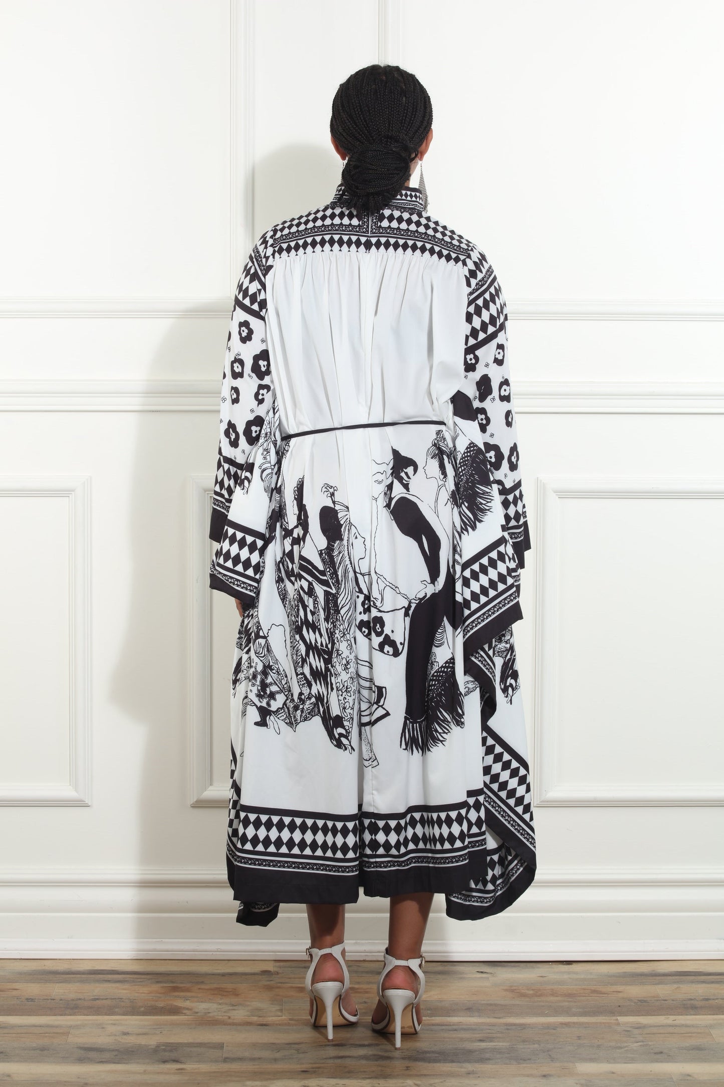 Luxe Moda,  - Style LM-472